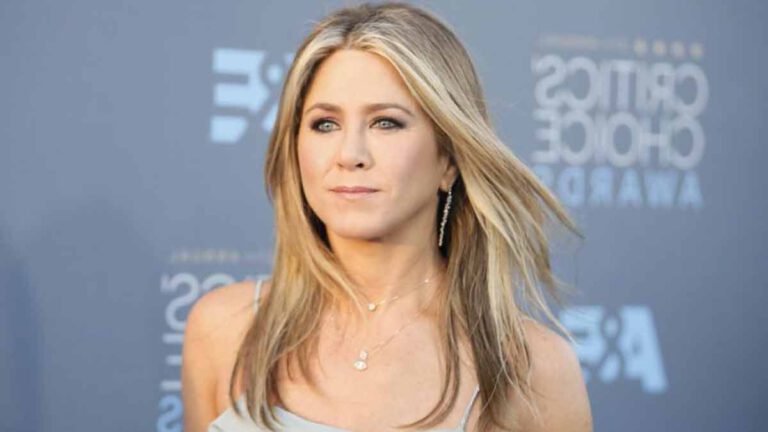 Jennifer Aniston 53 ans  en bikini et au naturel, elle se dévoile éblouissante, les fans sont sous le charme !